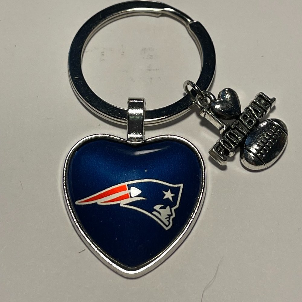 NEW ENGLAND PATRIOTS NFL I Love Football Heart Key Ring !!!NEW!!!